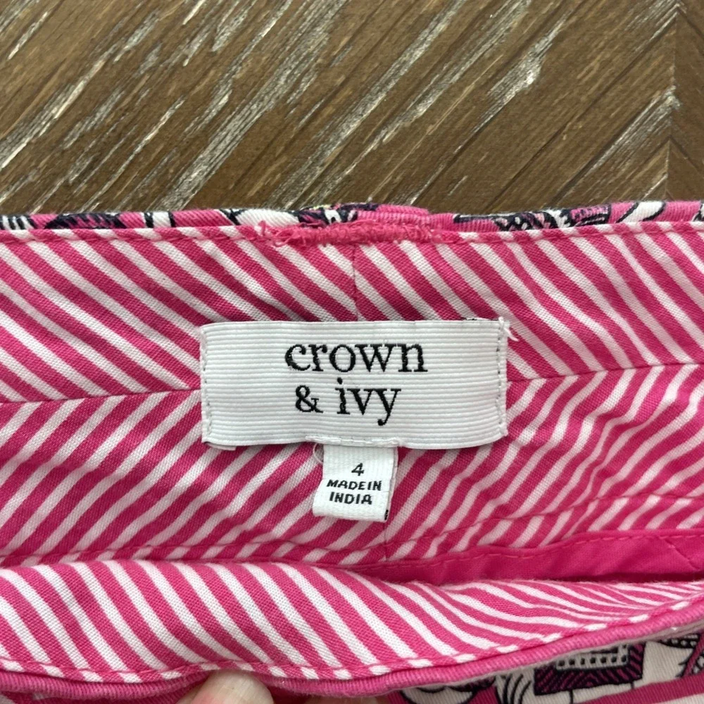 Crown & Ivy Size 6‎ Pink black ELEPHANT Geometric STRETCH Shorts FUN & EUC